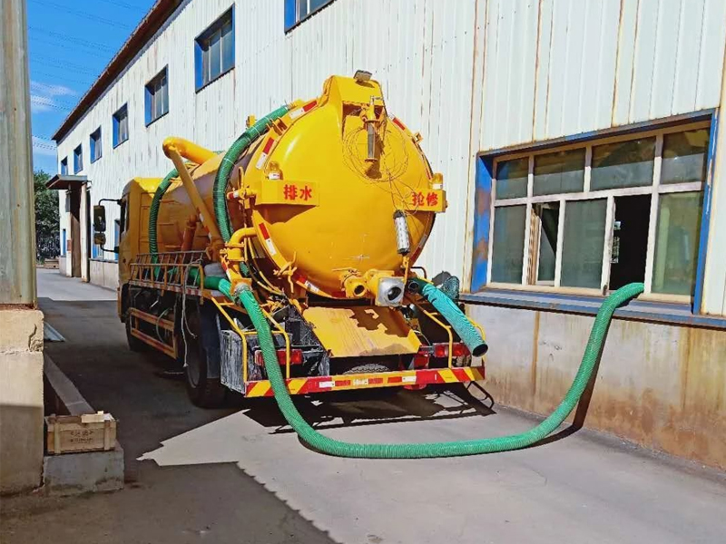 青岛路厂区化粪池清理